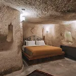 Sora Cave غوريمِيه