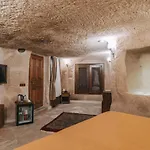 Sora Cave غوريمِيه